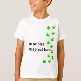 ダークグリーンの足跡 - 名前または犬種を追加 Tシャツ