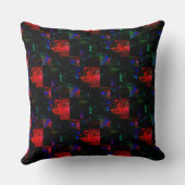 ダークグリーンパッチ上の赤い四角のモザイクオーバーレイ クッション (裏面)