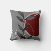ダークグレーとブルゴーニュ禅の水の色葉の クッション (正面)
