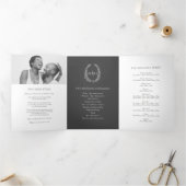 ダークグレーのモノグラムリースの物語結婚の献身 三つ折りプログラム (内部)