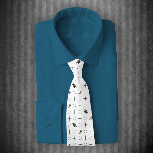 ダークグレーの卒業帽と卒業証文 ネクタイ