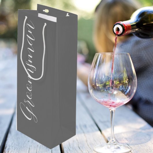 ダークグレーの様式化された結婚スクリプトのgroomsman ワインギフトバッグ