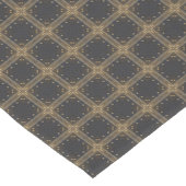 ダークグレーの正方形(金ゴールドグリッドとドットのパターン) ショートテーブルランナー (コーナー)