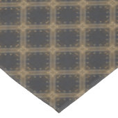 ダークグレーダイヤモンド(金ゴールドグリッドとドットパターン) テーブルクロス (アングル)