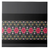 ダークグレーブラック(明るい赤紫色ピンクフローラ) タイル (正面)