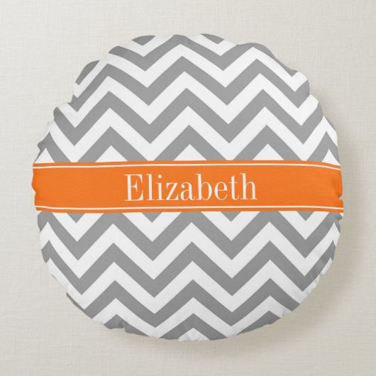 ダークグレーホワイトLGシェブロンパンプキンネームモノグラム ラウンドクッション (正面)