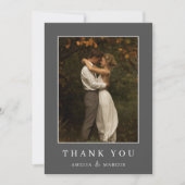 ダークグレー予算結婚のカップルのシャワー写真 サンキューカード (正面)