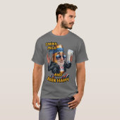 ダークグレー地にミルクを飲むおもしろビール缶 Tシャツ (正面フル)