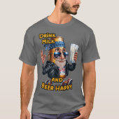 ダークグレー地にミルクを飲むおもしろビール缶 Tシャツ (正面)
