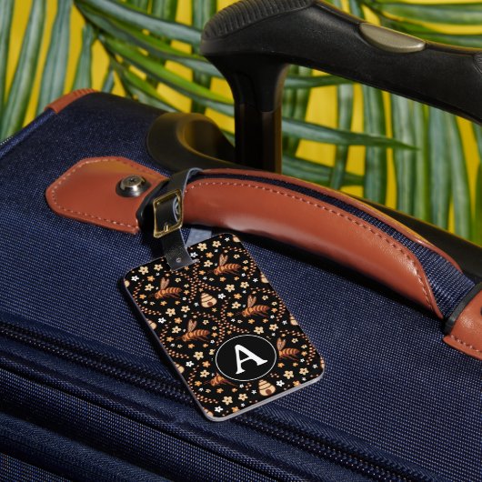 ダークコテージコアビーツ&ビーハイブボタニカル ラゲッジタグ (正面インサイチュ1)