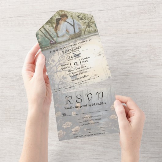 ダークゴシックの森のフローラ背景の写真 オールインワン招待状 (貼ってはがせる)