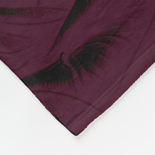 ダークゴシックの森フェアリーフローラバラブルゴーニュ フリースブランケット (角)