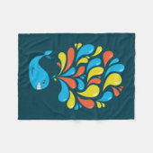 ダークスプラッシュカラフルハッピーマンガートクジラ フリースブランケット (正面(横))