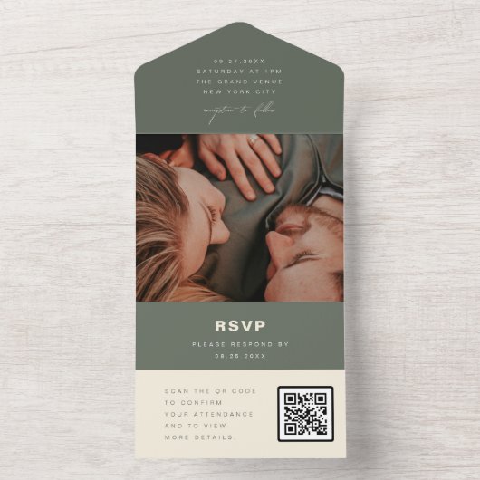 ダークセージ ミニマリスト ウェディング フォト QR コード RSVP オールインワン招待状 (内側)