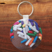 ダークチョコレートアイスクリームとレインボースプレー キーホルダー (正面)