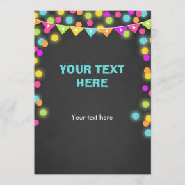 ダークテーブルのサインにカードのネオングローを挿入ラベル 招待状