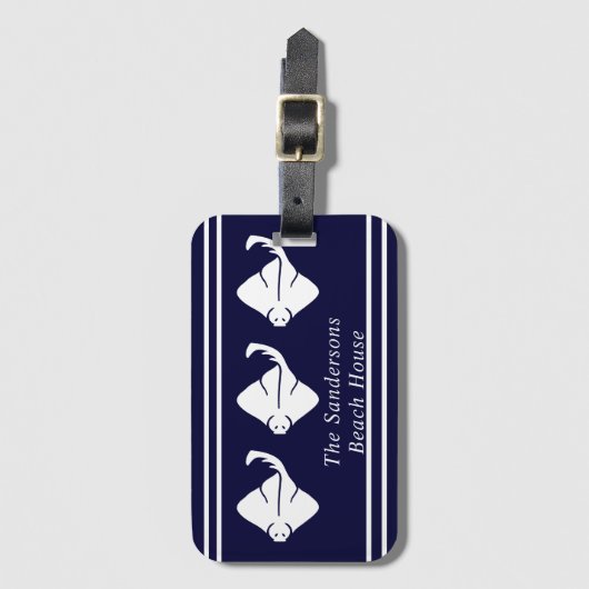 ダークネイビーブルーコースタルスティングレイ航海のマンタレイ ラゲッジタグ (正面縦)