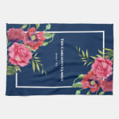 ダークネイビーモダンに赤いピンクの花を家族のために キッチンタオル (横)