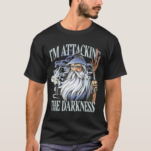 ダークネスウィザードウィッチレトロマギを付ける Tシャツ (正面)
