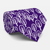 ダークバイオレット上のウッドランドホワイト ネクタイ (ロール)
