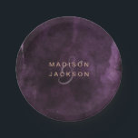 ダークパープルウォーターバラ金ゴールド結婚ズモノグラム ペーパープレート<br><div class="desc">ダークパープルの水の色とバラの金ゴールドフォイルレタリング秋や冬のウェディング紙のプレートに最適なトレンディー手文字のスクリプトフォント!～このデザインで私の店のコレクション結婚全体を見るために私の店をチェック！</div>