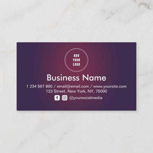 ダークパープルグラデーションミニマリスト追加ロゴのソーシャルメディア ロイヤリティカード (裏面)