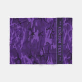 ダークパープル迷彩柄カスタム文字 フリースブランケット (正面(横))