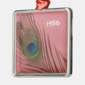 ダークピンクピーコックフェザースティルライフ メタルオーナメント (左)