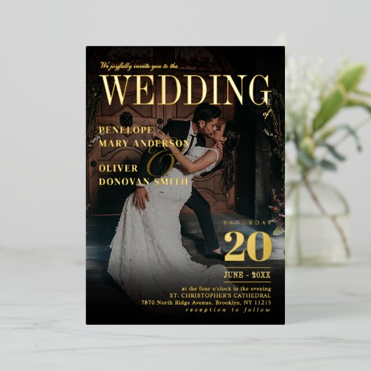 ダークフォトエディトリアルマガジンエレガントウェディング金ゴールド 箔招待状 (立ち正面)