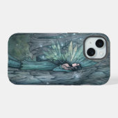 ダークフォレストの妖精 ファンタジー神秘的なアート iPhone 15ケース (裏面横)