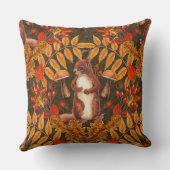 ダークブラウンの秋のリス クッション (裏面)