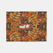 ダークブラウンの秋のリス フリースブランケット (正面(横))