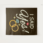 ダークブラウン 私の返事はイエス 婚約パーティー タペストリー (正面(横))