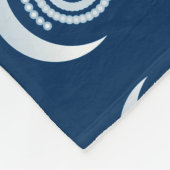 ダークブルーのシルバームーンスパイラル フリースブランケット (角)