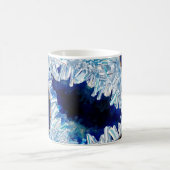 ダークブルーのジオードクリスタルと金ゴールドデジタルアート コーヒーマグカップ (中央)