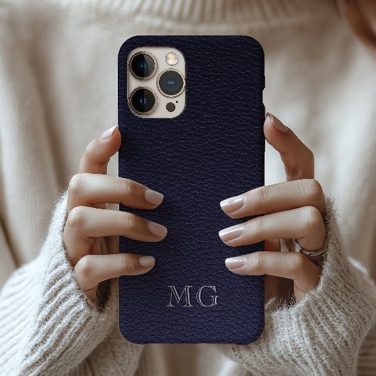ダークブルーのフェイクレザー 白いモノグラムイニシャル Case-Mate iPhoneケース