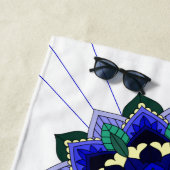 ダークブルーのマンダラパターン02ビーチタオル ビーチタオル (インサイチュ)