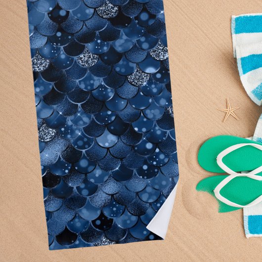 ダークブルーの人魚はかりで測 ビーチタオル