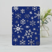 ダークブルーシルバースノーフレークフォイルホリデーカード 箔招待状 (立ち正面)