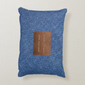 ダークブルーモダンデニムジーンズのテクスチャー革パッチ アクセントクッション (裏面(縦))