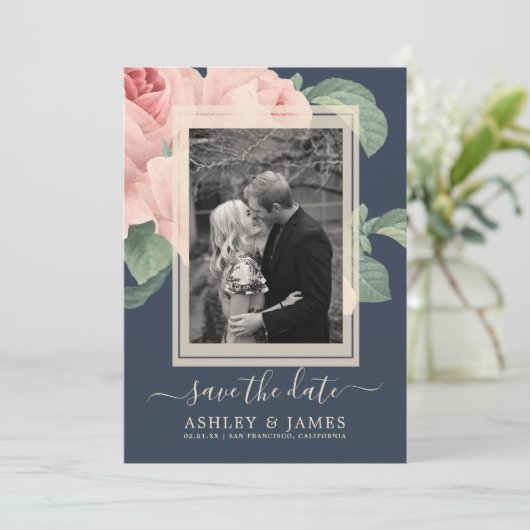 ダークブルーヴィンテージピンクローズウェディング日付を保存 招待状 (スタンド正面)