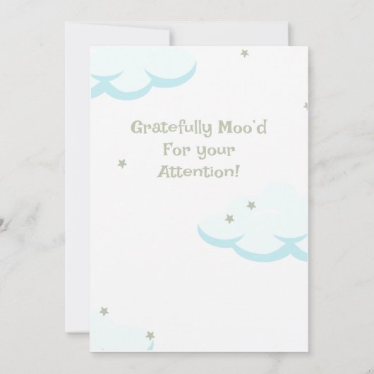 ダークブルー灰色の眠い牛の白い雲の赤ちゃんシャワー 招待状 (裏面)