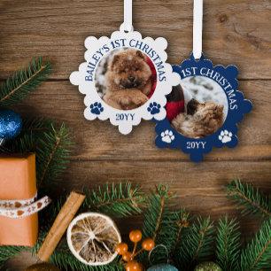 ダークブルー白い前足が子犬の最初のクリスマスをプリント オーナメントカード