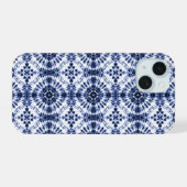 ダークブルー絞り染めパターン iPhone 15ケース (裏面横)
