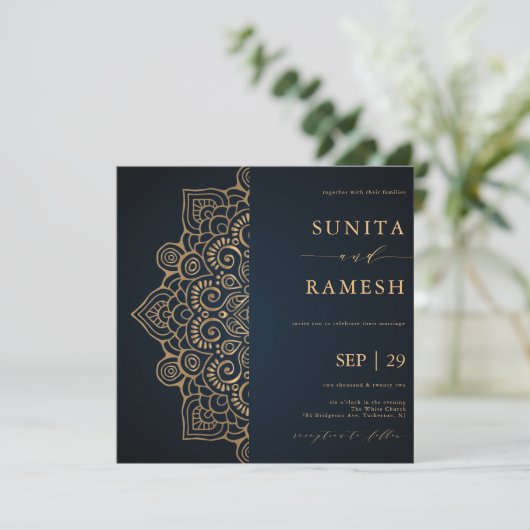 ダークブルー金ゴールドマンダエレガントラインディアン結婚ズ 招待状 (スタンド正面)