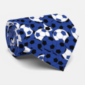 ダークブルー⚽サッカーボールコラージュ – 2サイドプリント ネクタイ (ロール)