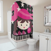 ダークヘアガールロックスターミュージックカラオケ シャワーカーテン (インサイチュ)
