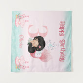 ダークヘアマーメイド誕生日ピンクバナー タペストリー (正面(横))