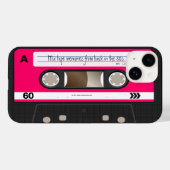 ダークホットピンクレトロカセットテーパーソナライズされたプ Case-Mate iPhoneケース (裏面 (横))