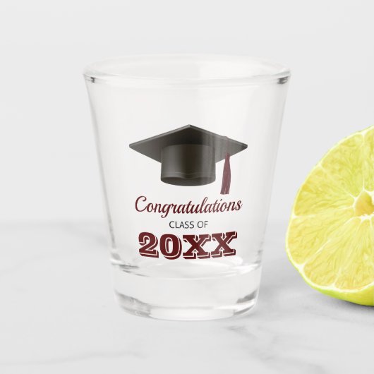 ダークマルーンおめでとう大学卒業生 ショットグラス (正面)
